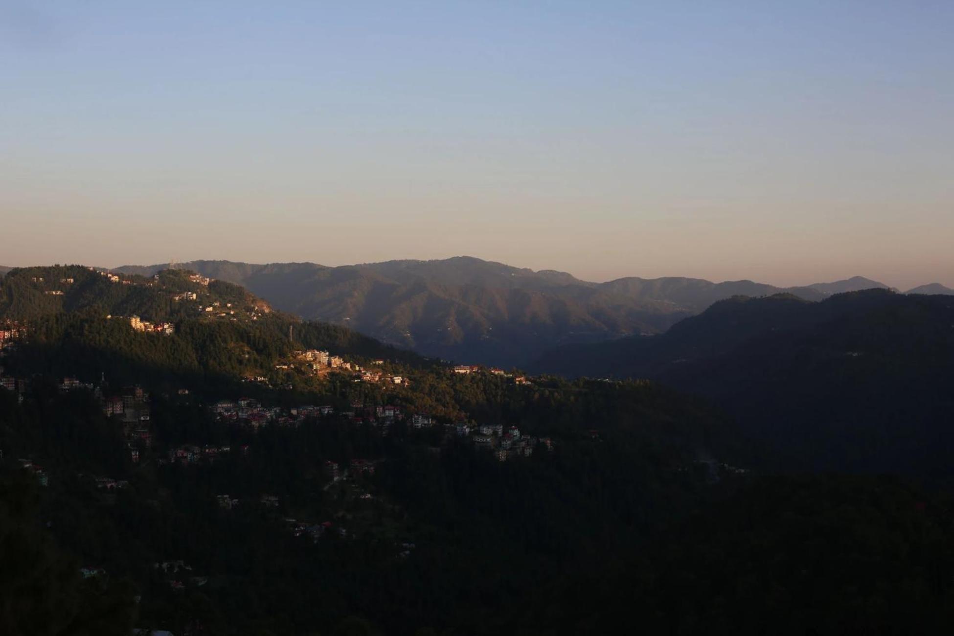 Hotel Aangan Regency Shimla Esterno foto