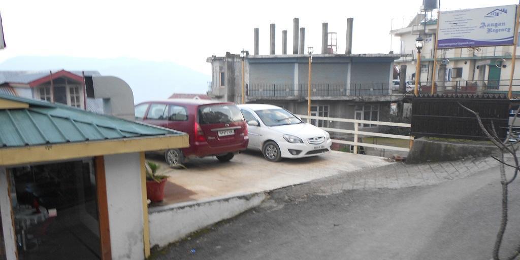 Hotel Aangan Regency Shimla Esterno foto
