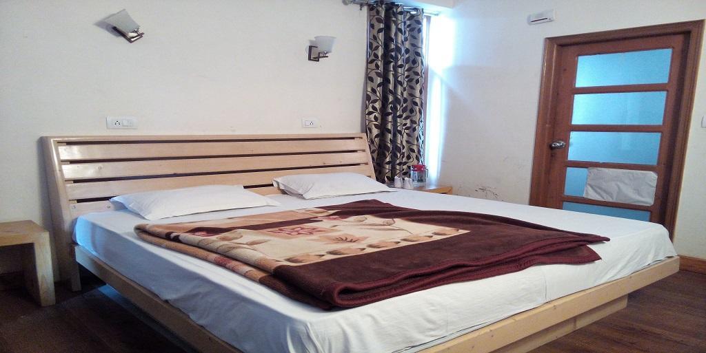 Hotel Aangan Regency Shimla Esterno foto